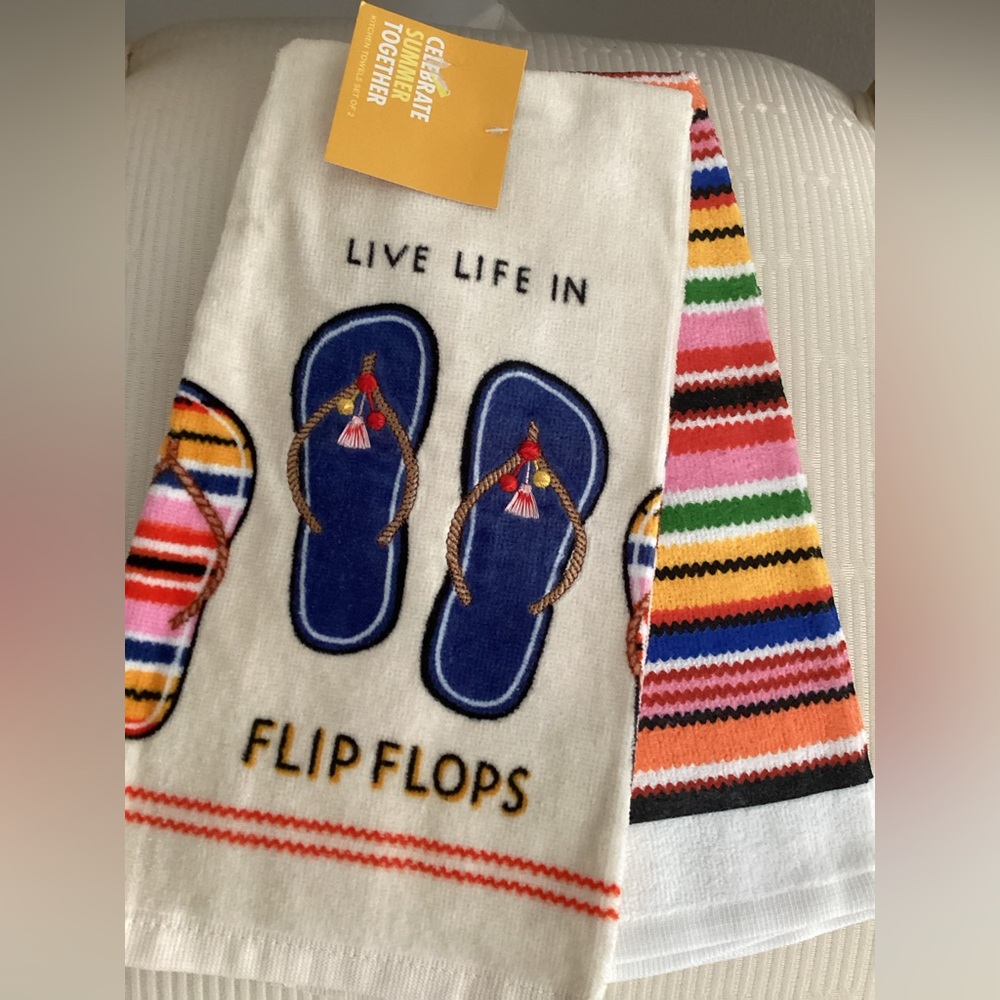 NWT Kitchen towel set Live Life in Flip Flops NEW